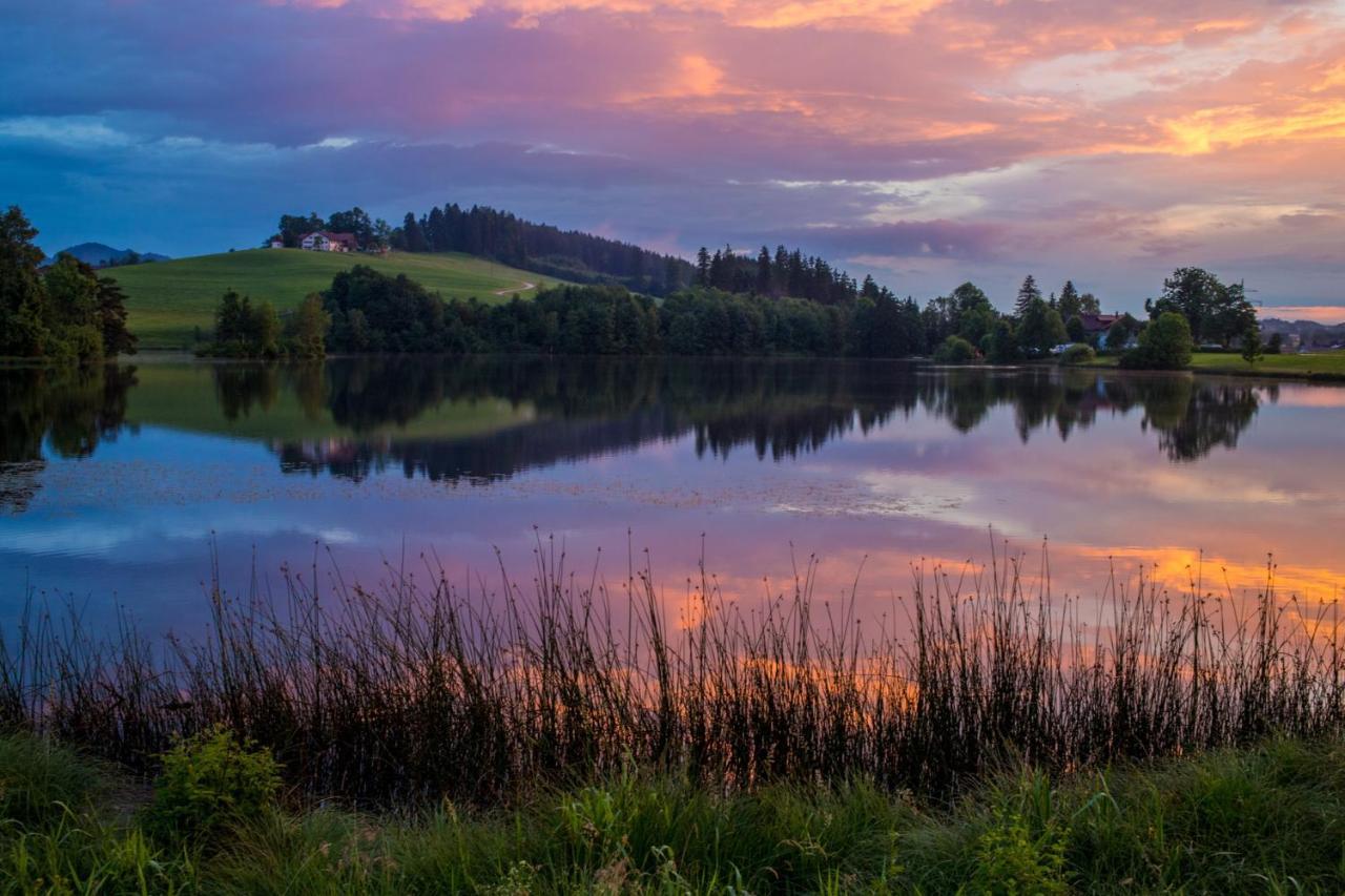 Direkt Am See Mit Bergblick Зеег Екстериор снимка